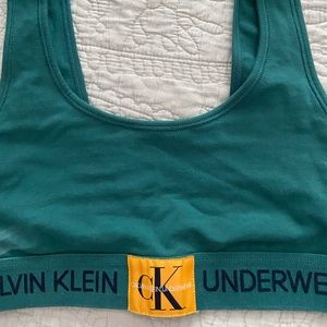 Women’s sports bra